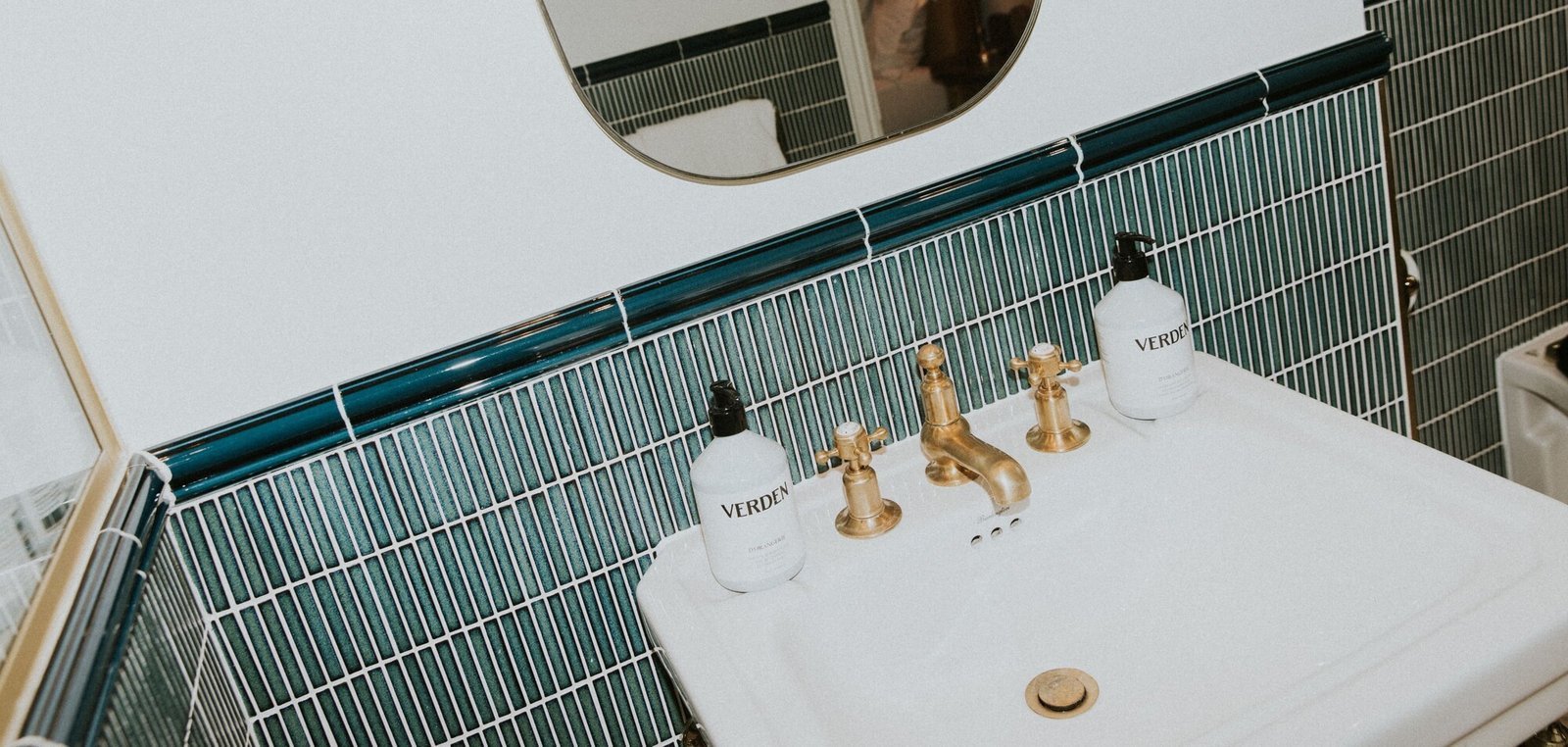 Sustainable Wellness Products / Eco-Friendly Guest Amenities / Luxury Hotel Wellness Gifting